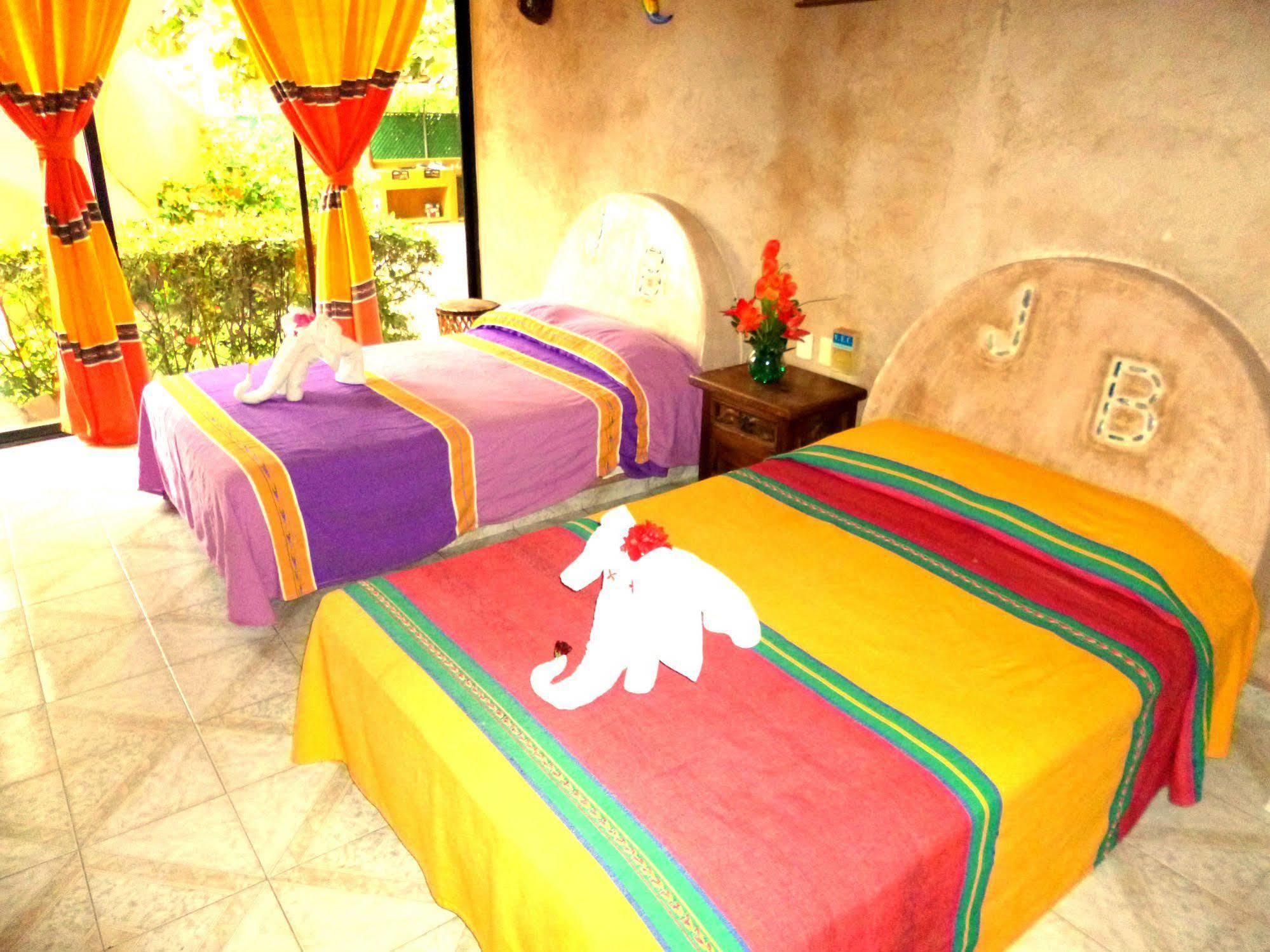 Hotel J.B. Zihuatanejo Exterior foto